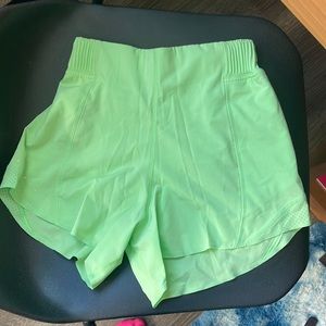 Lululemon size 2 4 inch scream green hotty hot shorts